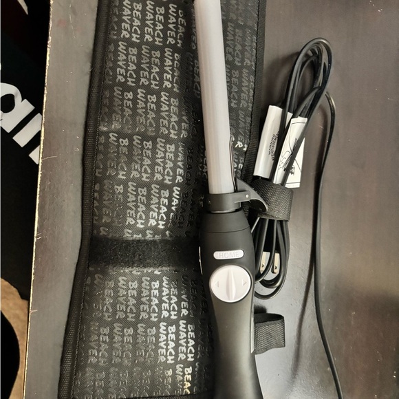 The Beachwaver Co. Black and Gray Hair Curler